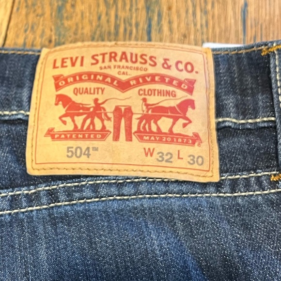 LEVI’S Men’s 504 Straight Jeans Dark Wash - Size W32 L30 - Picture 2 of 9